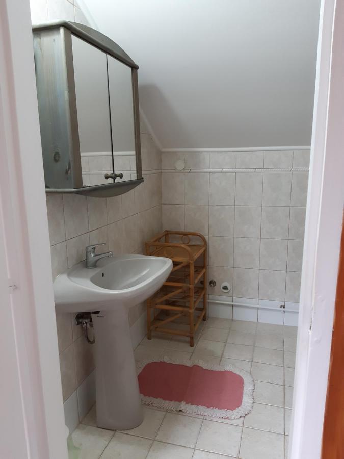 Tuja Vendégház Lajoskomárom Kültér fotó