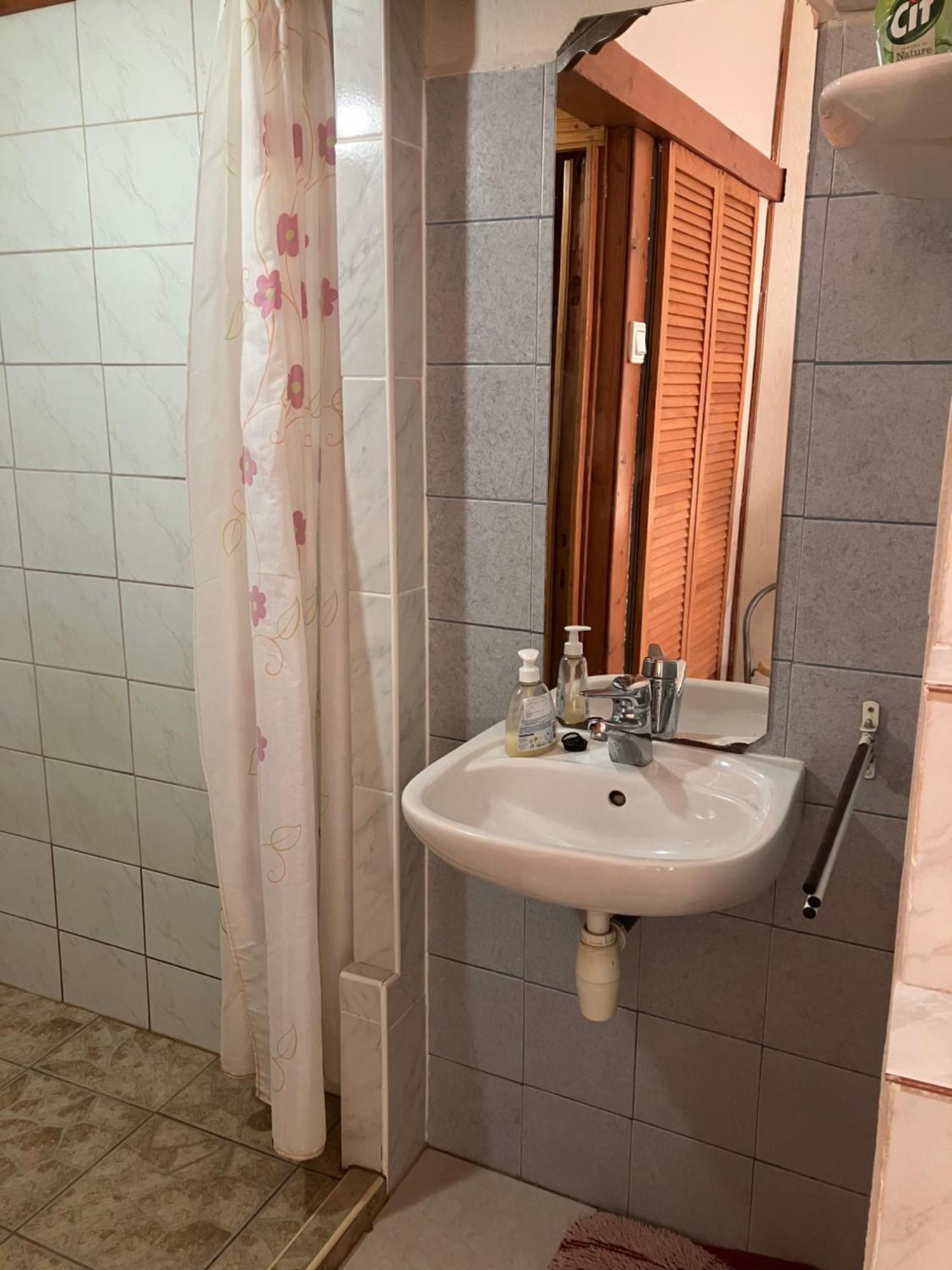 Tuja Vendégház Lajoskomárom Kültér fotó